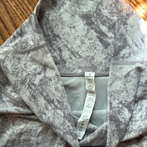 lululemon legging size 10 - Picture 3 of 4